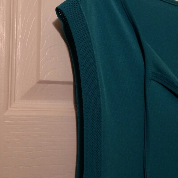 Business top - Picture 4 of 8